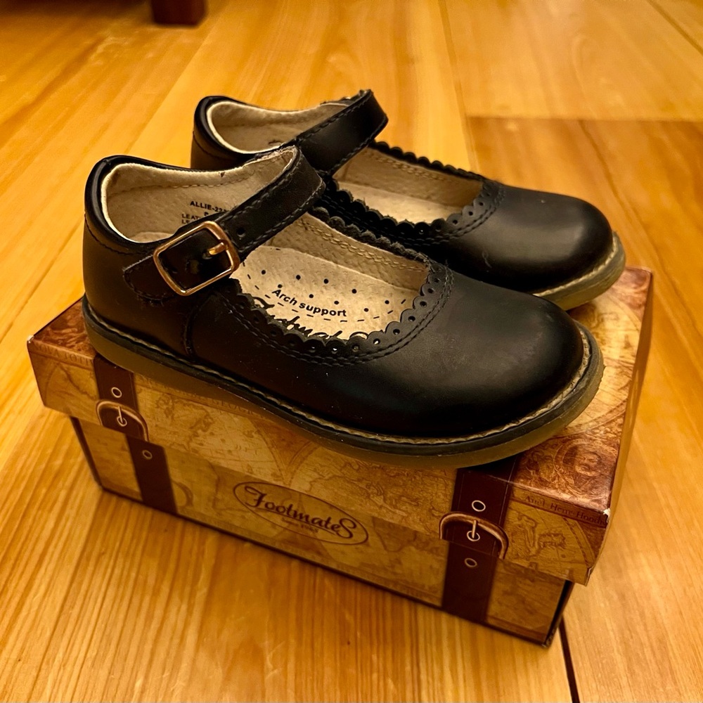 FootMates Navy “Allie” Mary Jane Navy Size 8